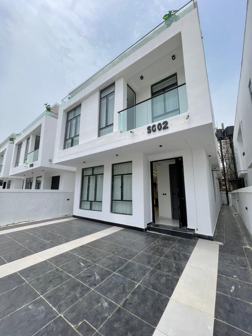 5 Bedroom Fully Detached Duplex