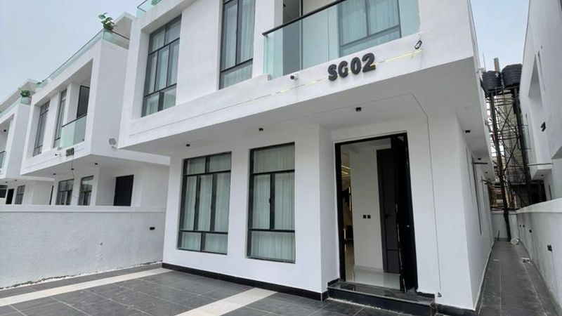 5 Bedroom Fully Detached Duplex