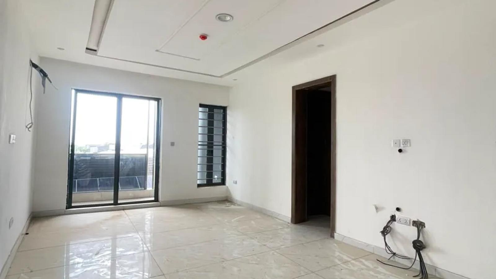 4 BEDROOM TERRACE WITH BQ