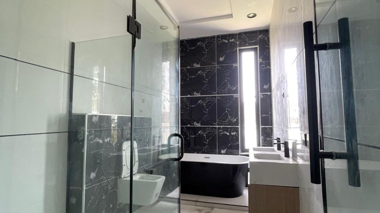 5 Bedroom Fully Detached Duplex