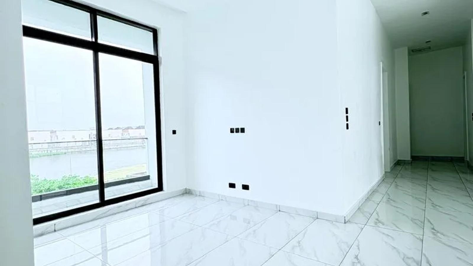 5 Bedroom Fully Detached Duplex