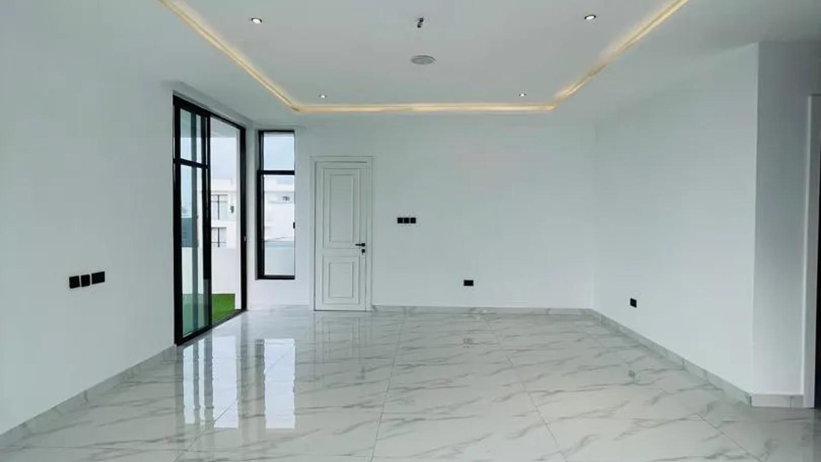 5 Bedroom Fully Detached Duplex