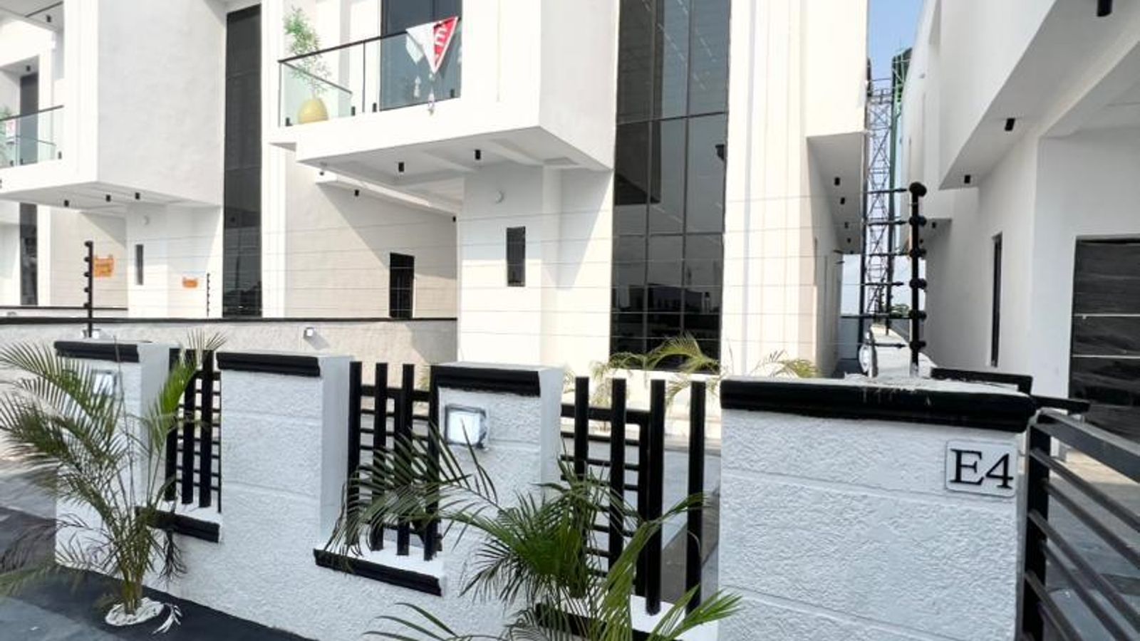 4 Bedroom Fully Detached Duplex