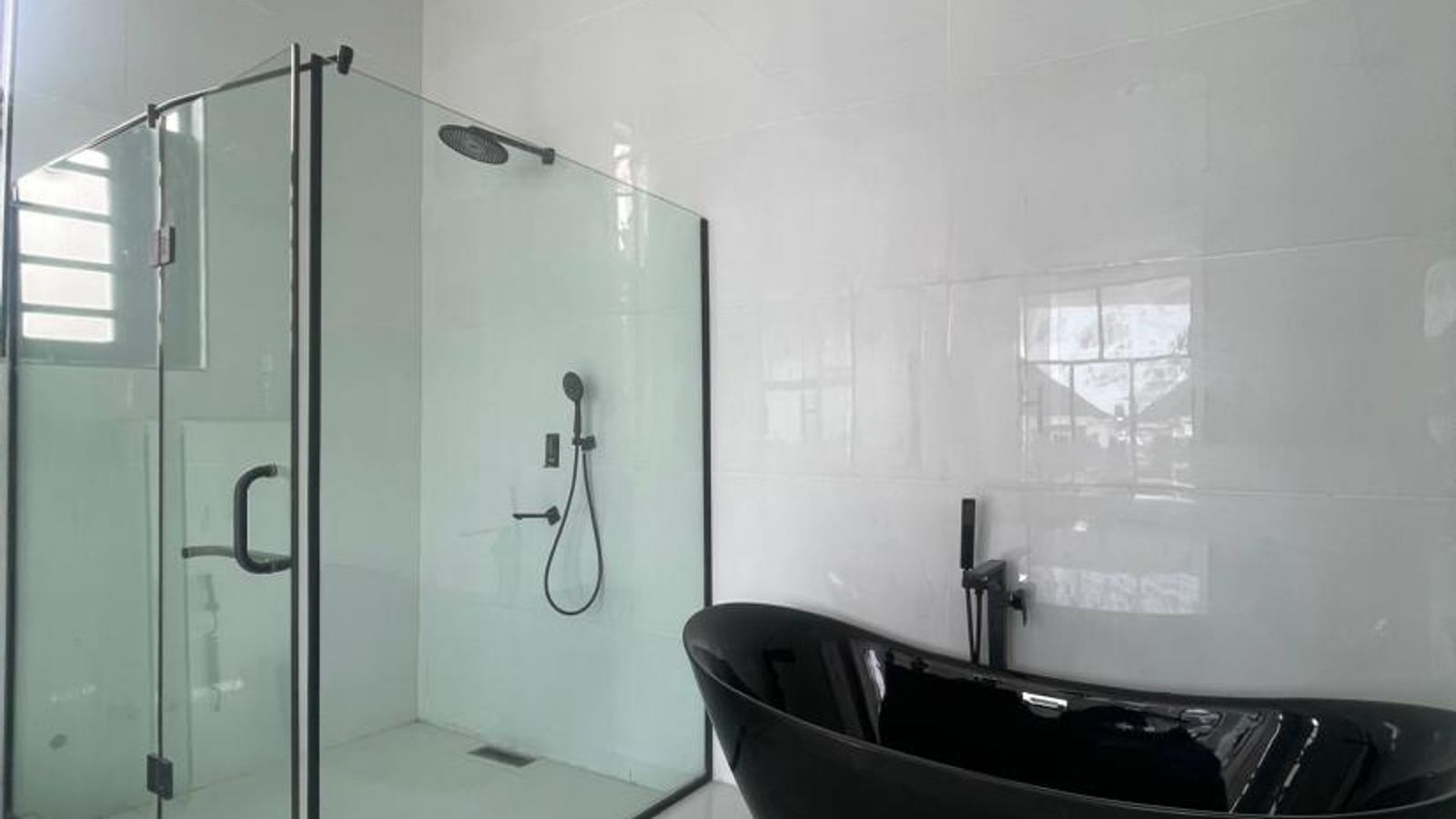 5 Bedroom Fully Detached Duplex