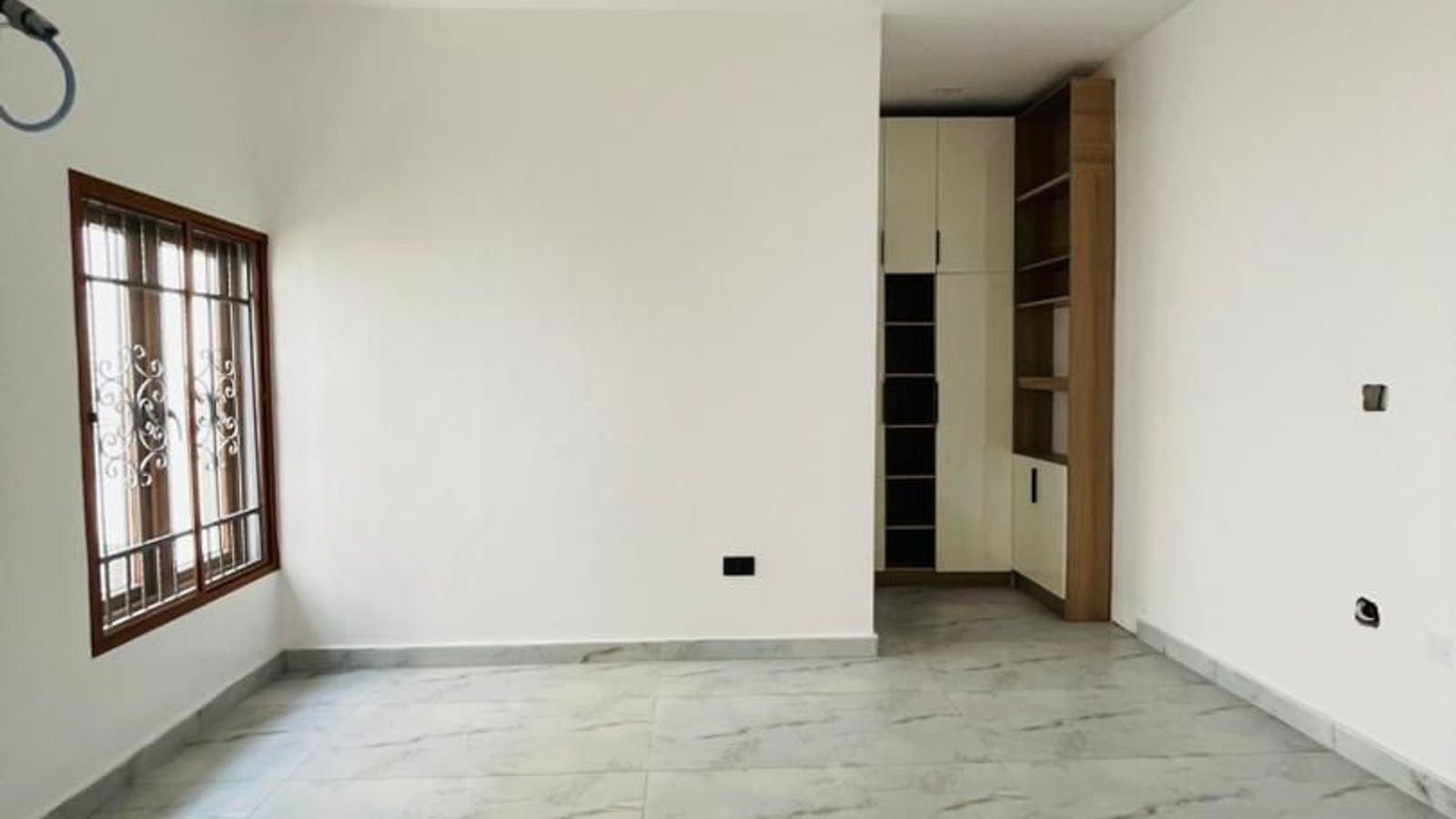 5 Bedroom Fully Detached Duplex