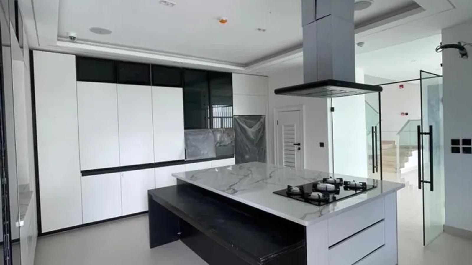 5 Bedroom Semi-Detached Duplex
