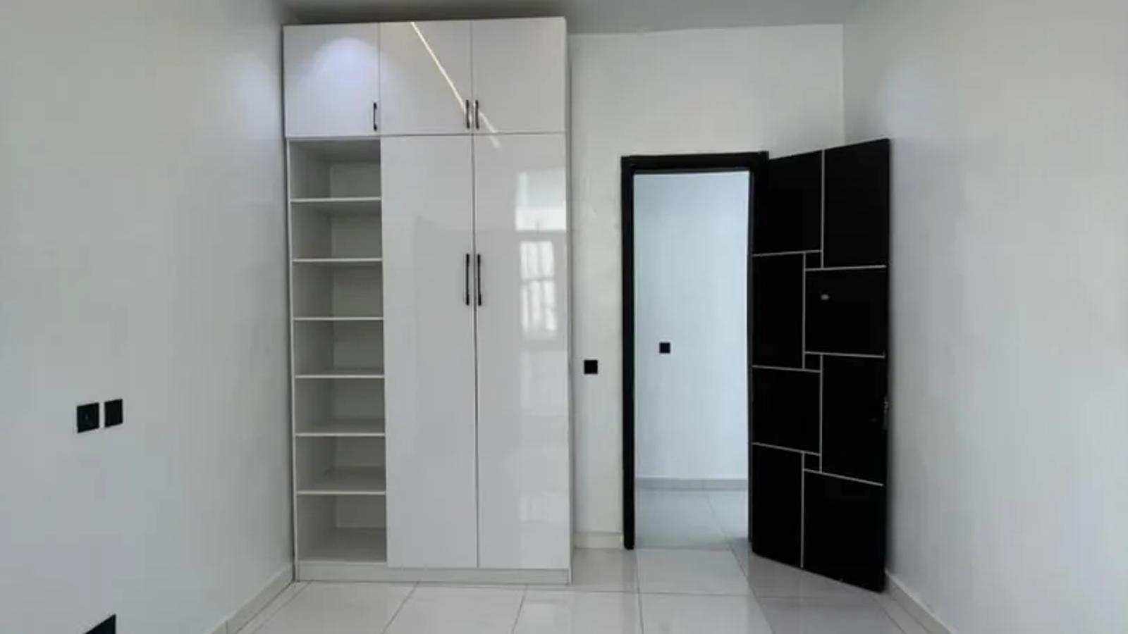 5 BEDROOM FULLY DETACHED DUPLEX WITH BQ