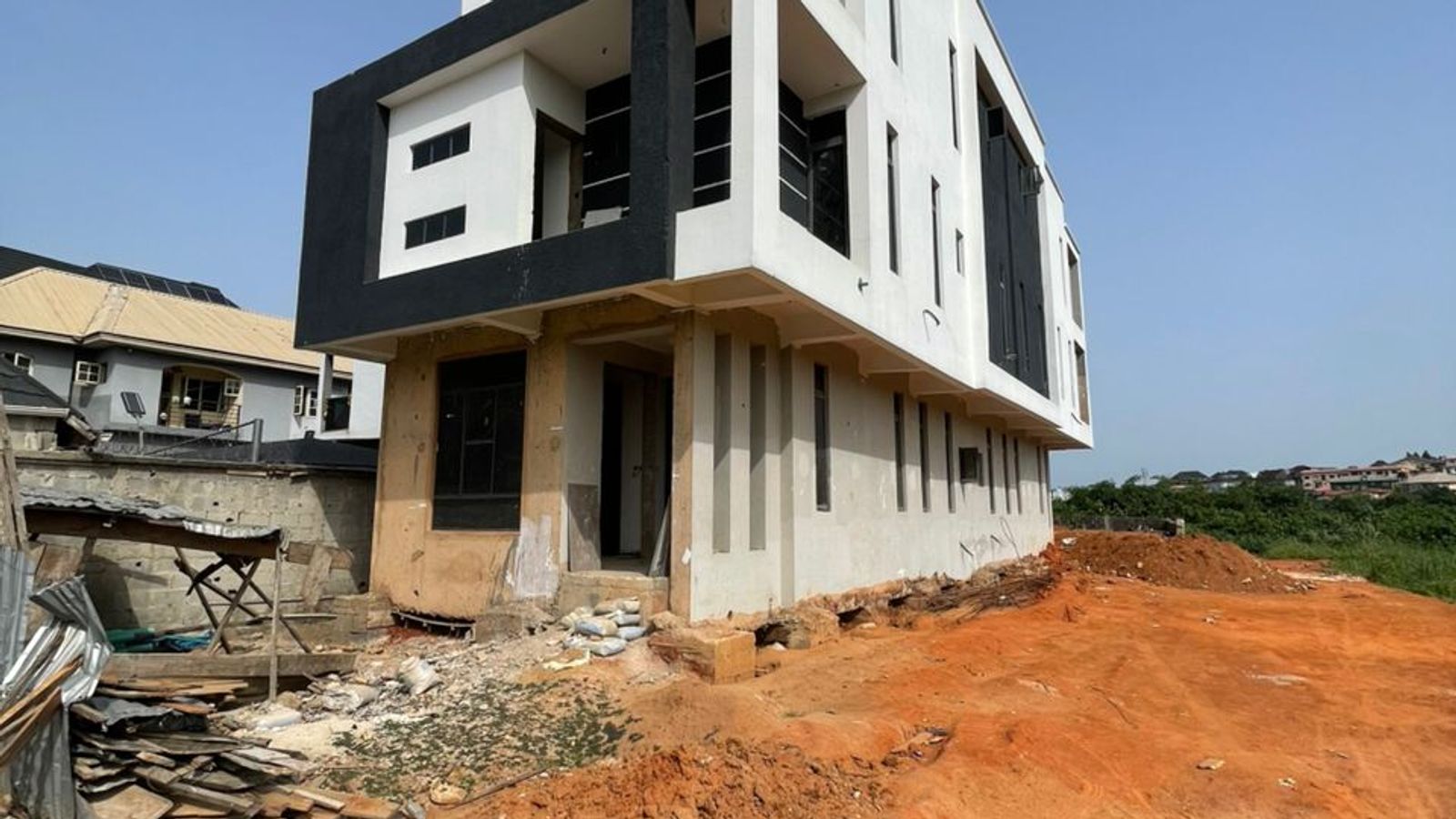 4 Bedroom Fully Detached Duplex