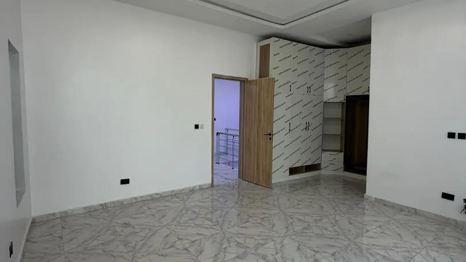 4 Bedroom Fully Detached Duplex