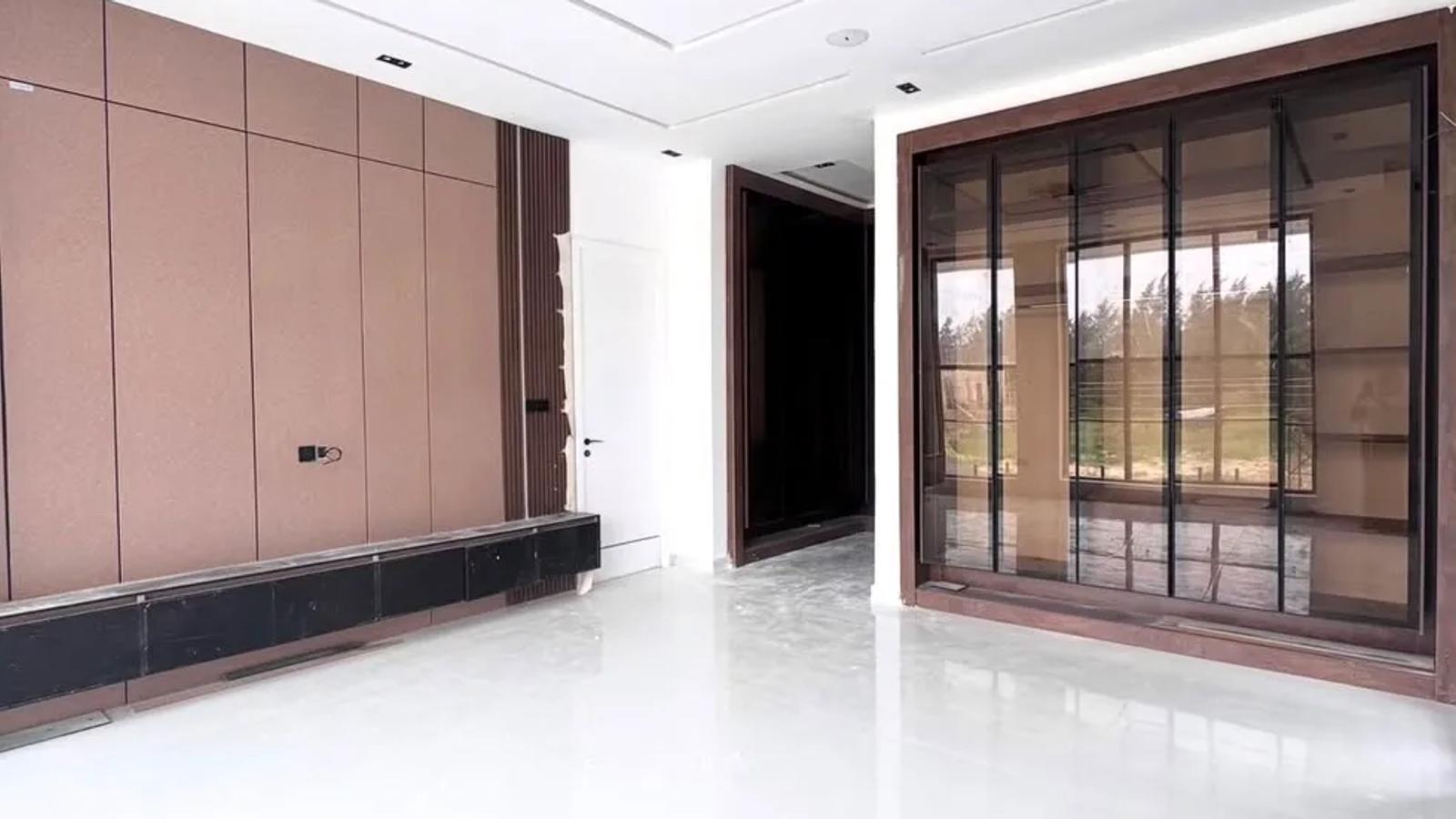 5 Bedroom Fully Detached Duplex