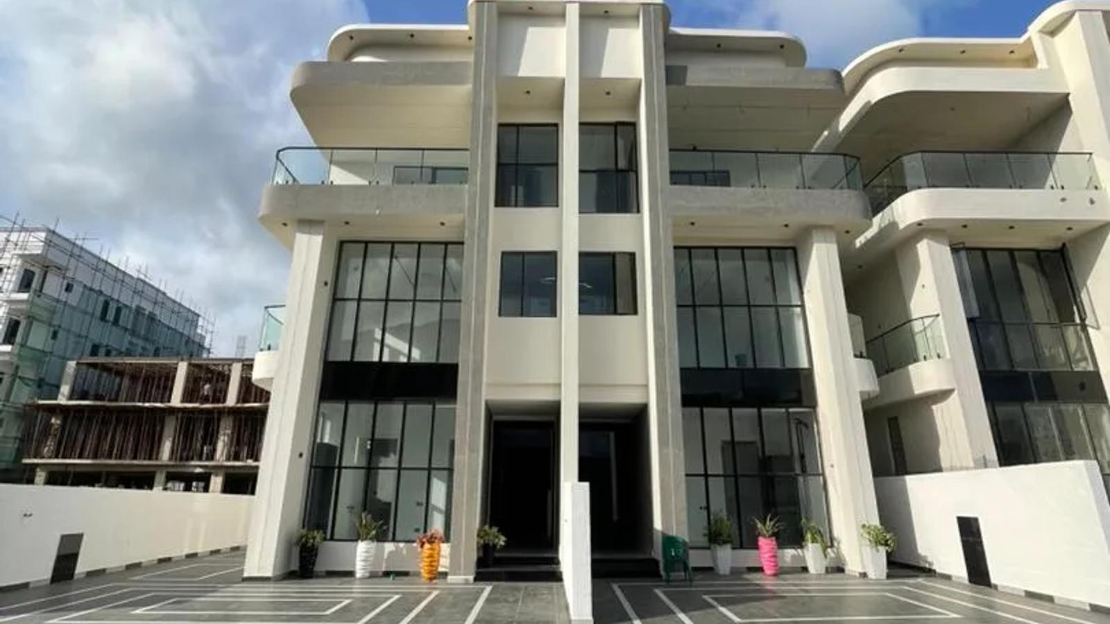 5 Bedroom Semi Detached Duplex