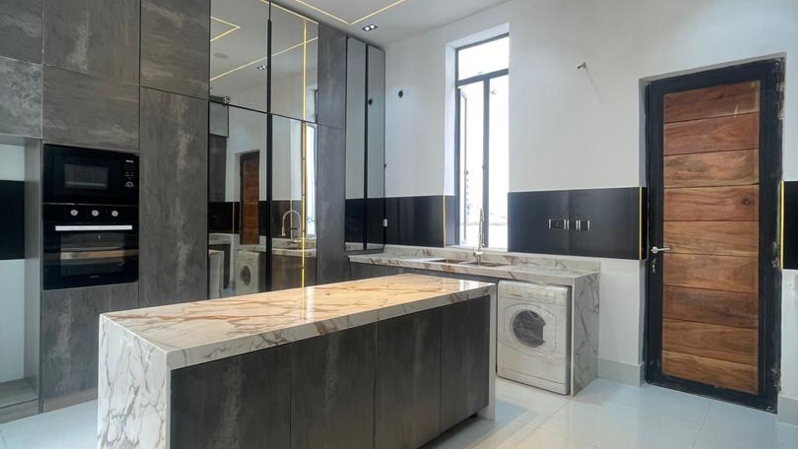 5 Bedroom Fully Detached Duplex