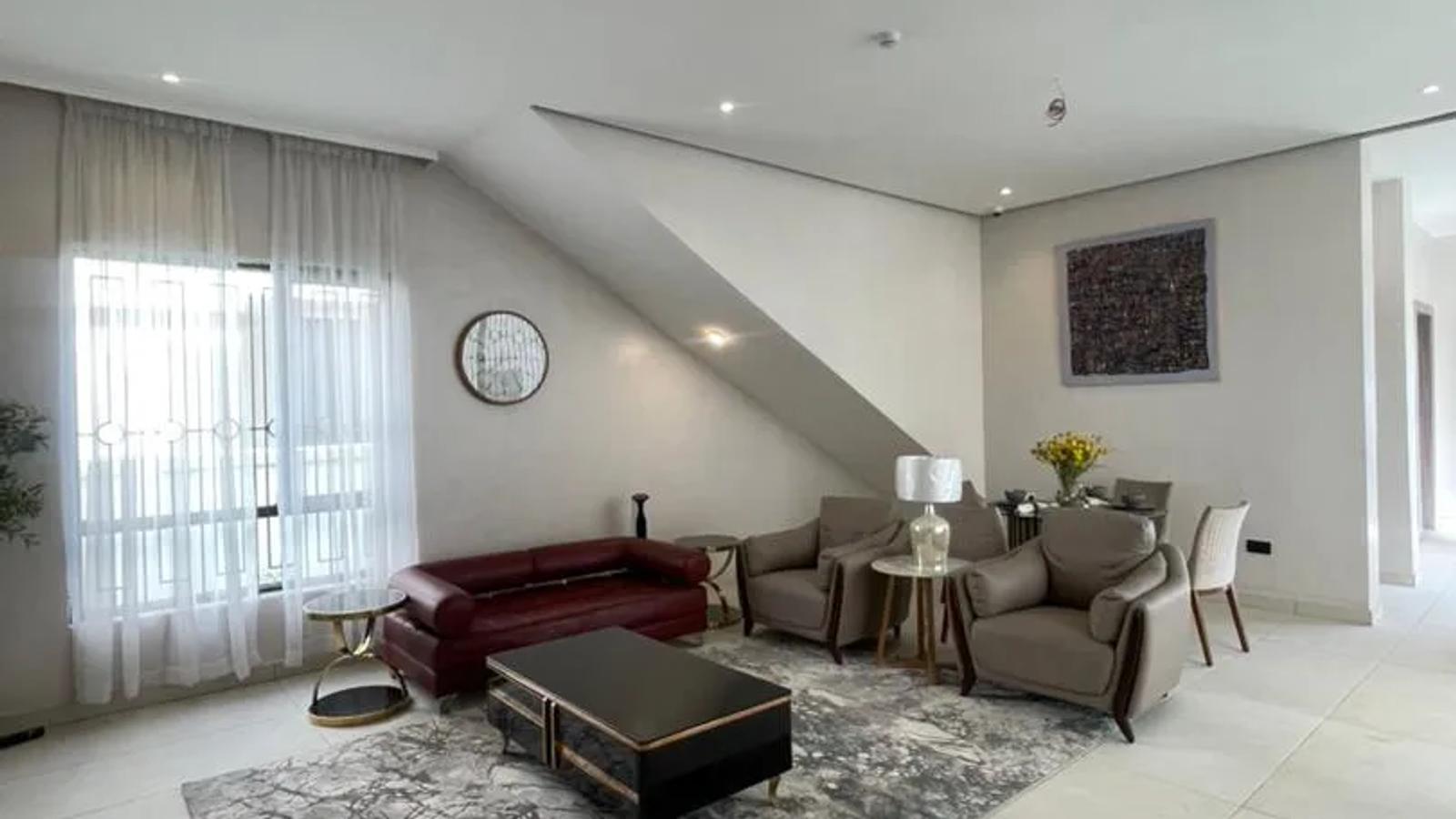 5 Bedroom Fully Detached Duplex