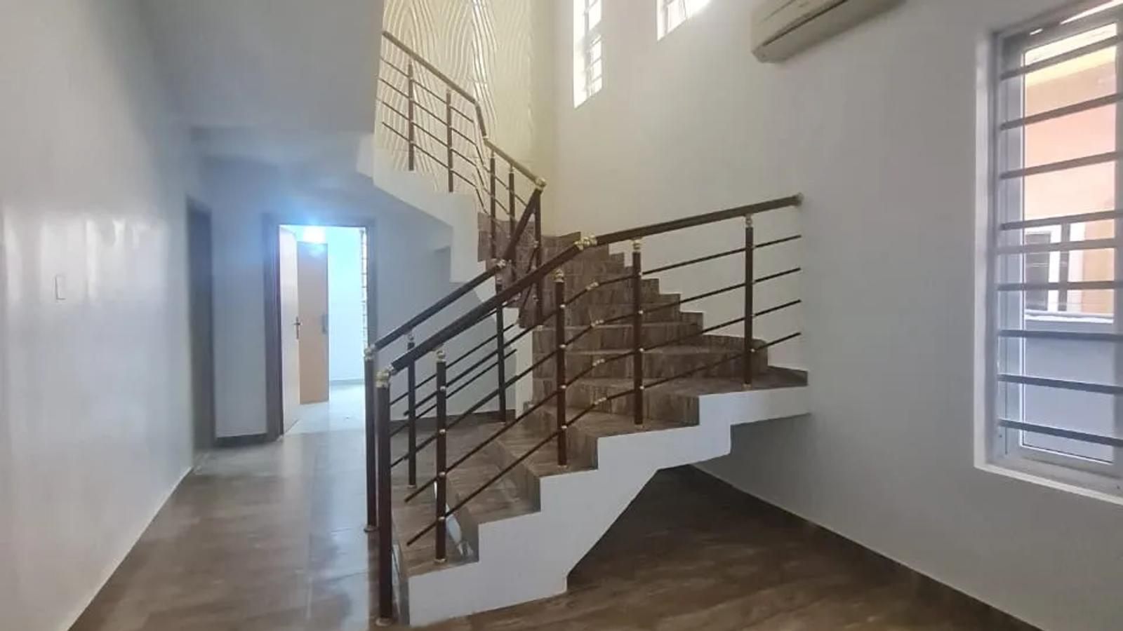 5 Bedroom Fully Detached Duplex