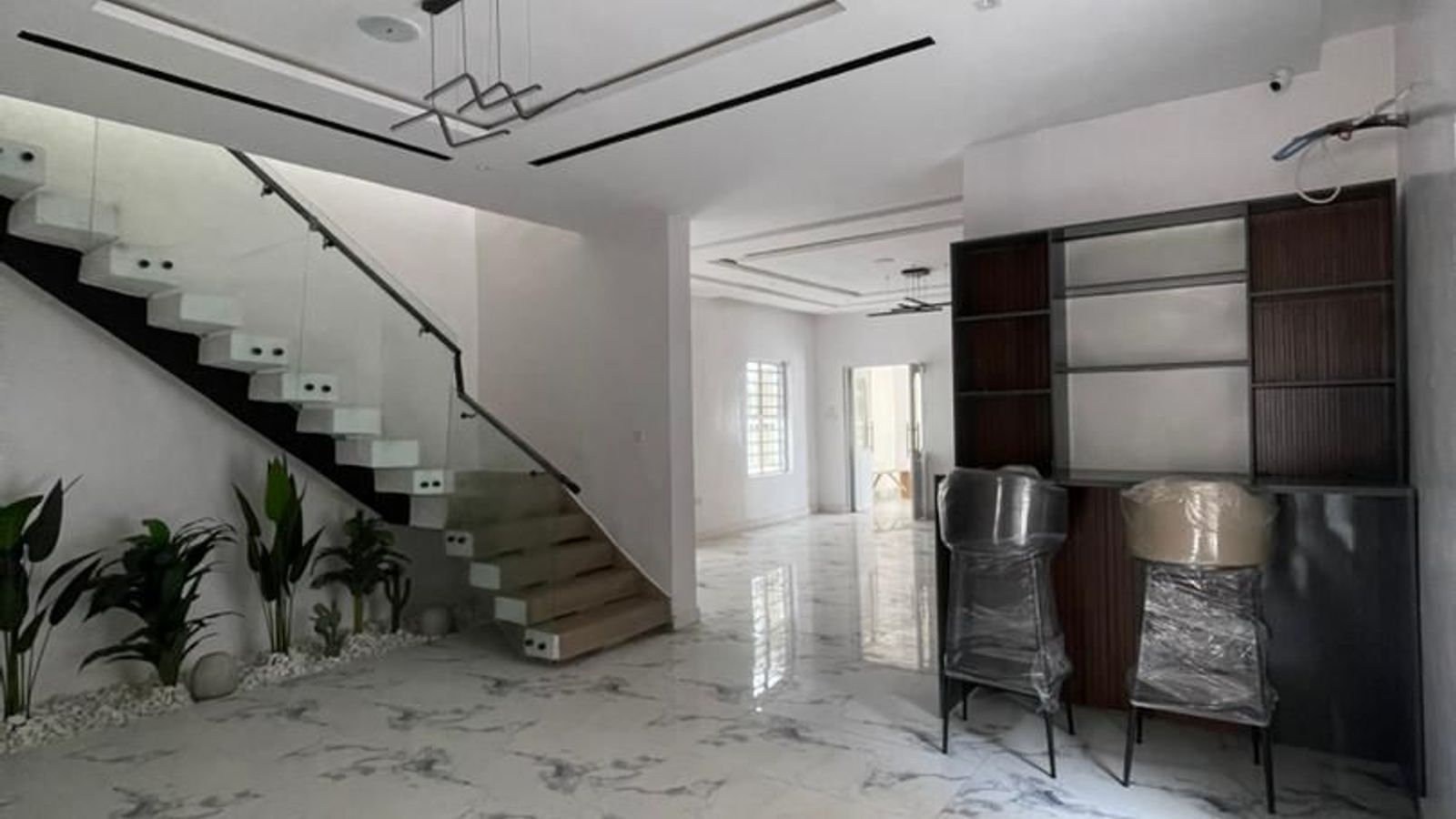 5 Bedroom Fully Detached Duplex
