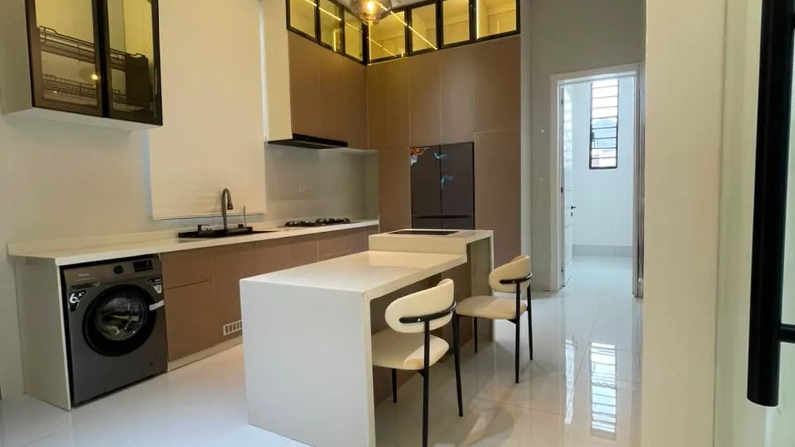 5 Bedroom Fully Detached Duplex