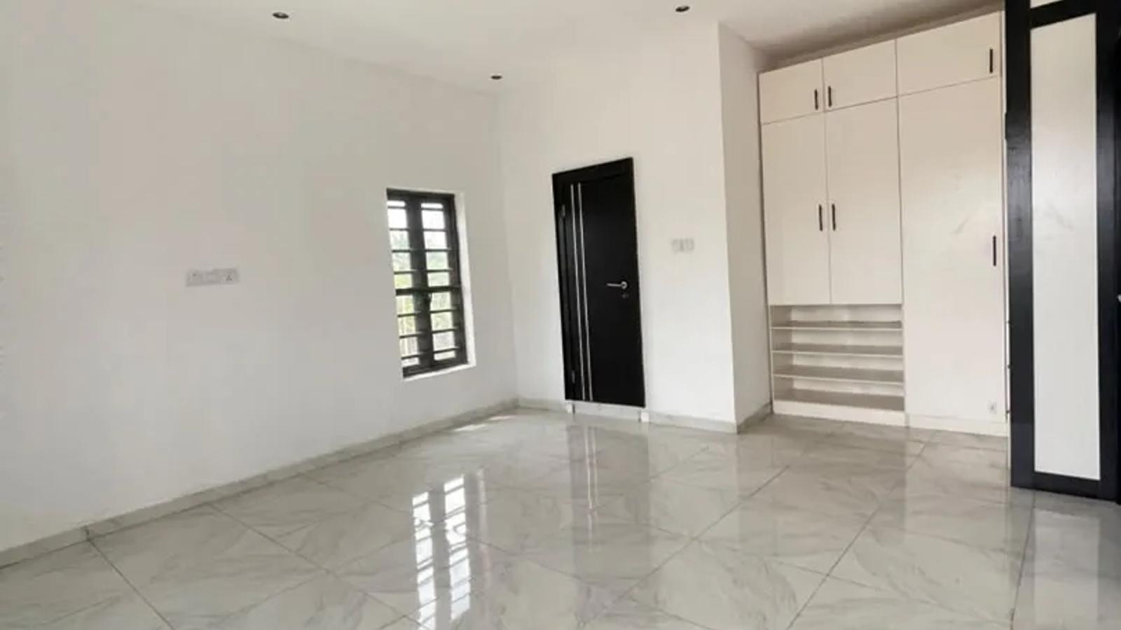 4 Bedroom Fully Detached Duplex