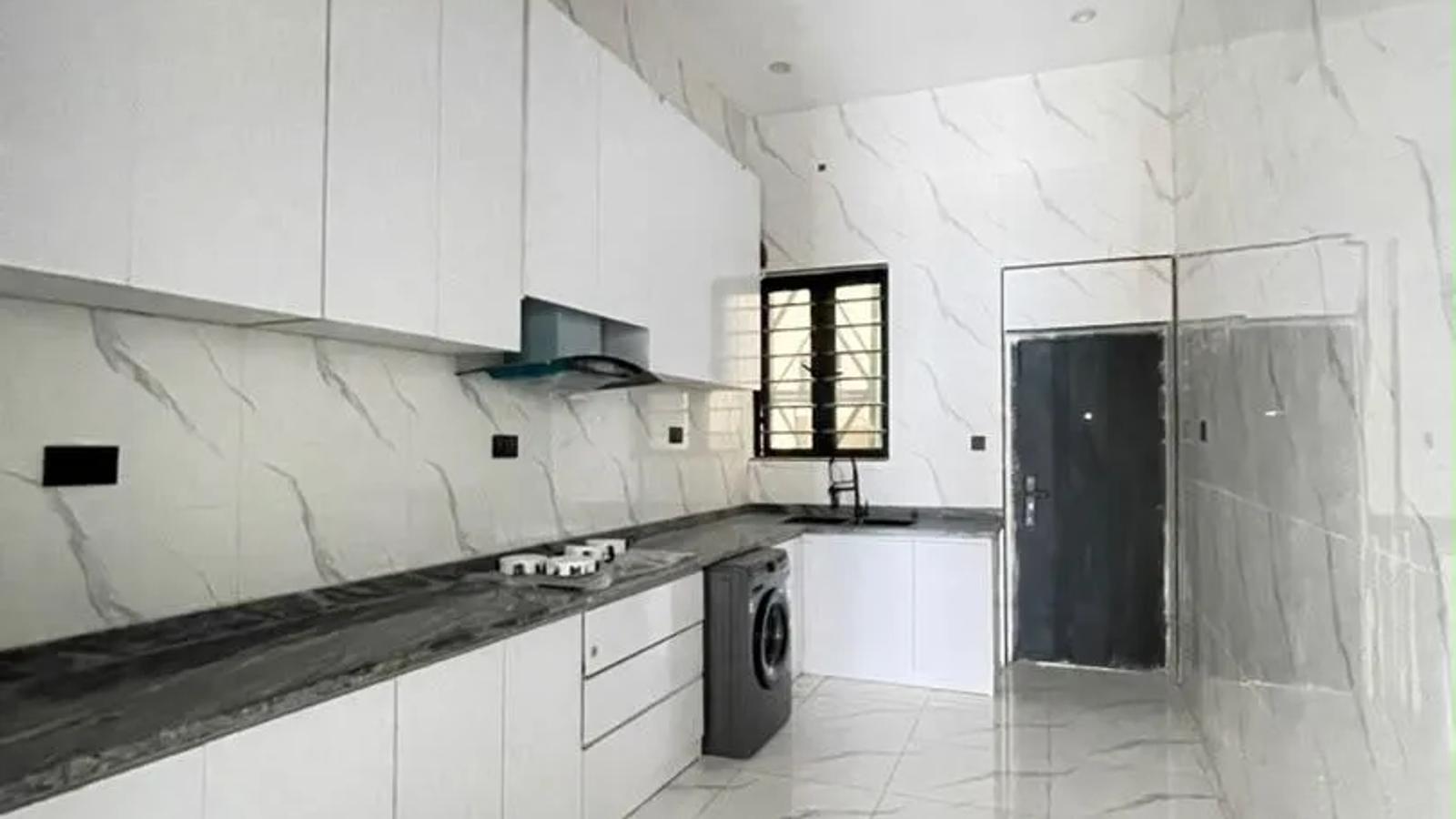 4 BEDROOM SEMI-DETACHED DUPLEX
