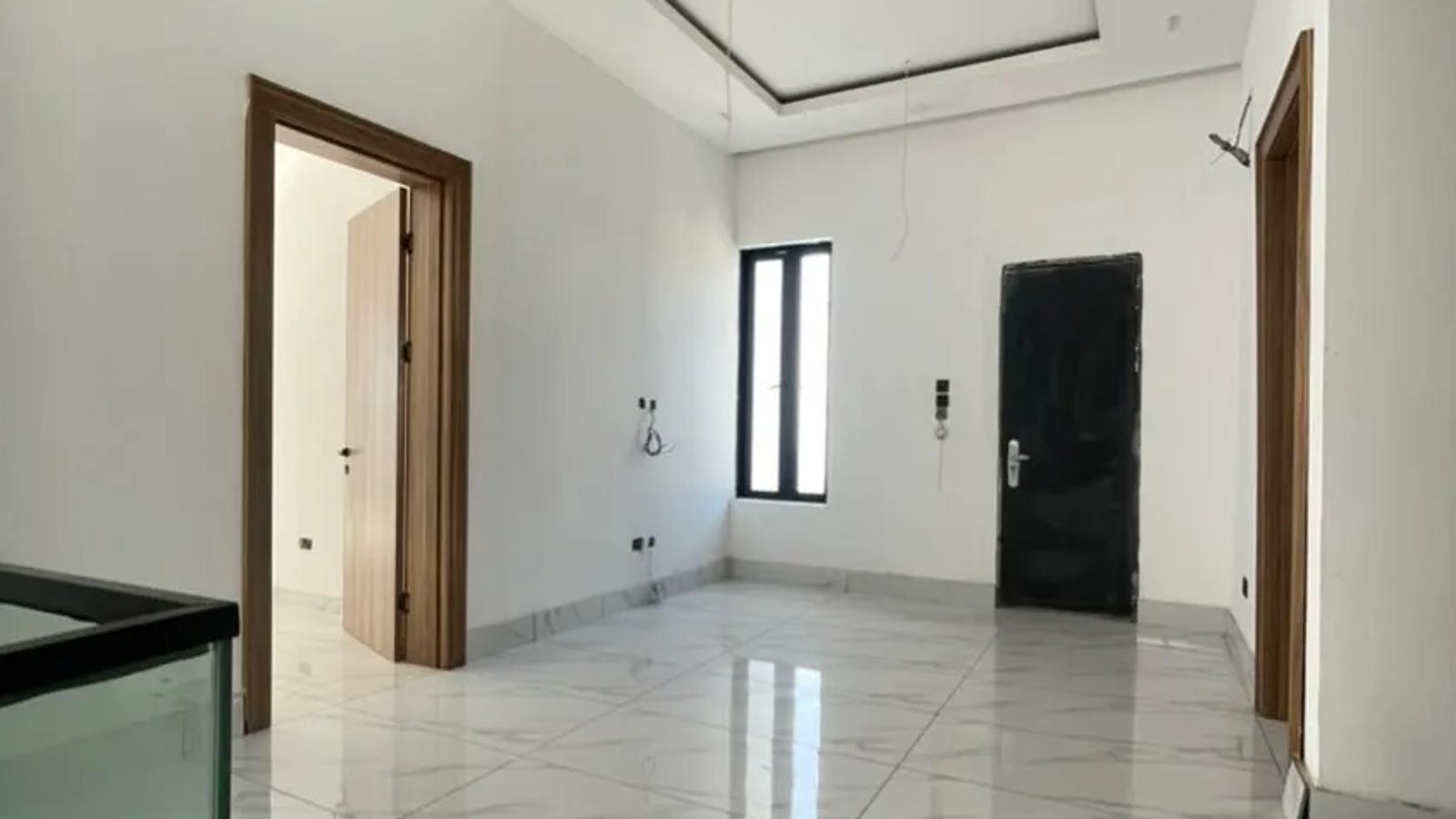 5 Bedroom Fully Detached Duplex