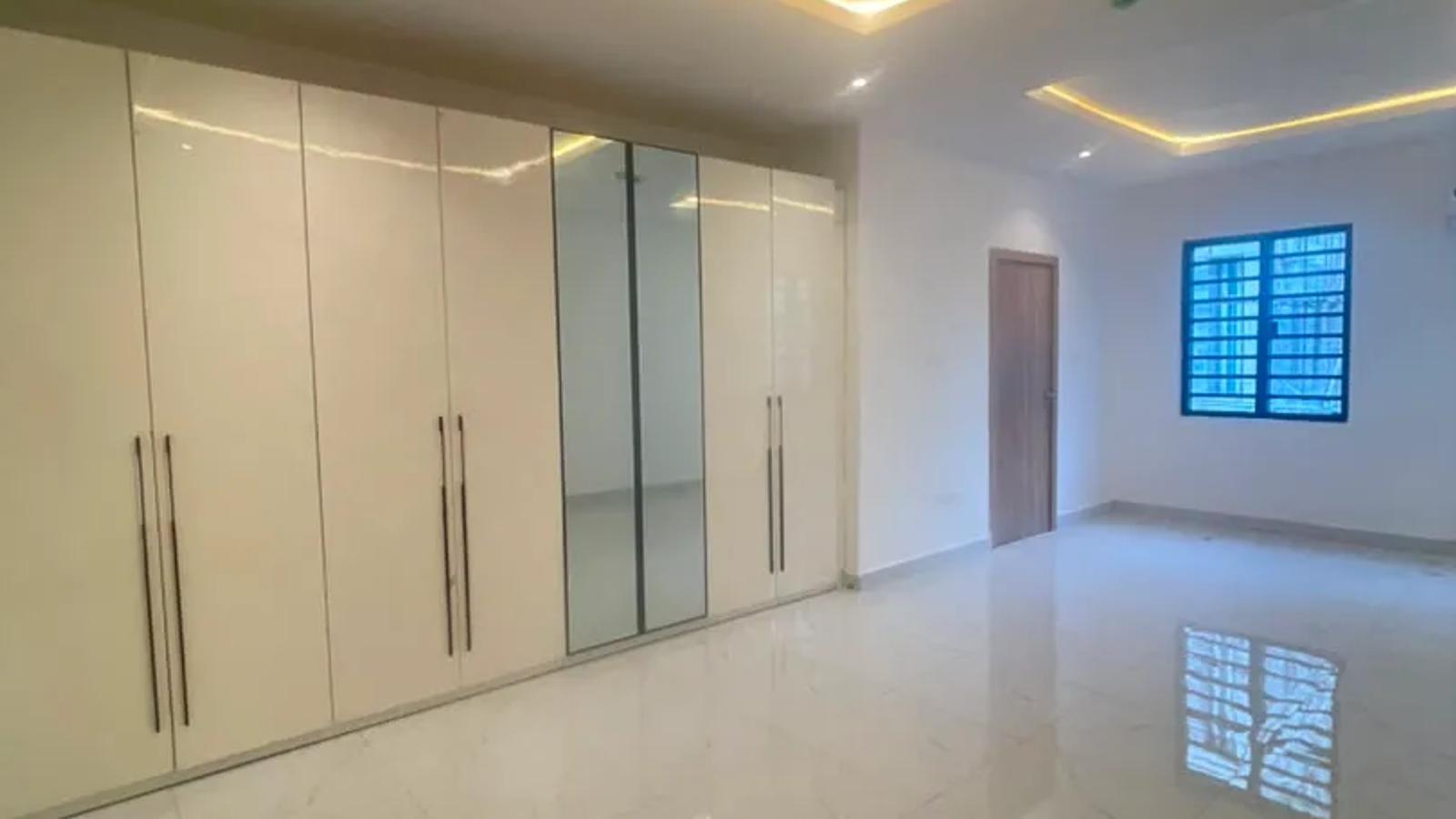 4 BEDROOM MAISONETTE WITH BQ