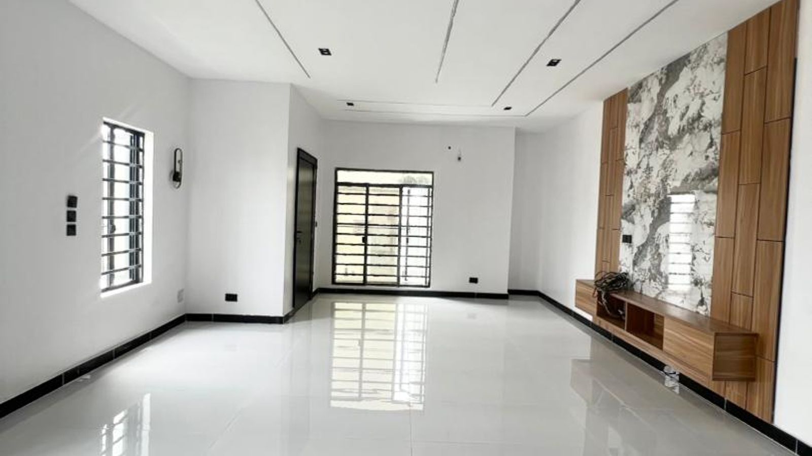 5 Bedroom Fully Detached Duplex