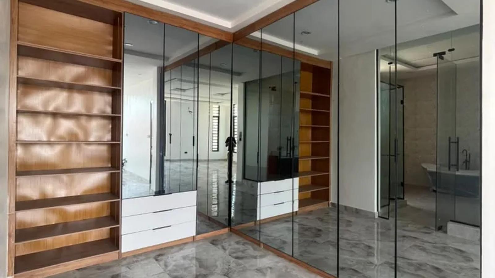 5 Bedroom Fully Detached Duplex