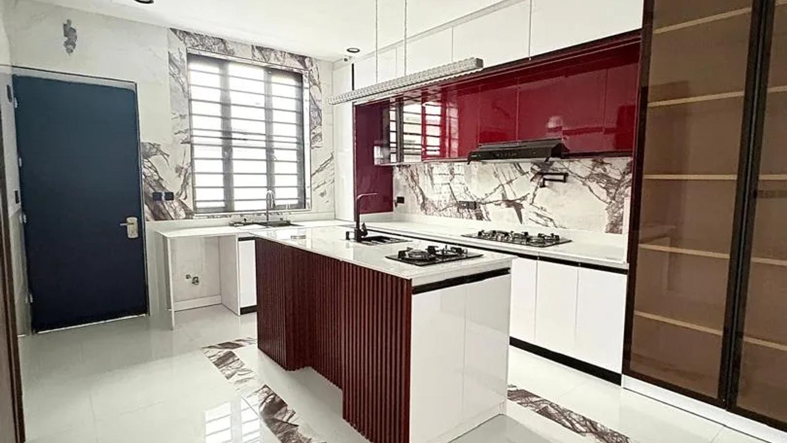 5 Bedroom Fully Detached Duplex