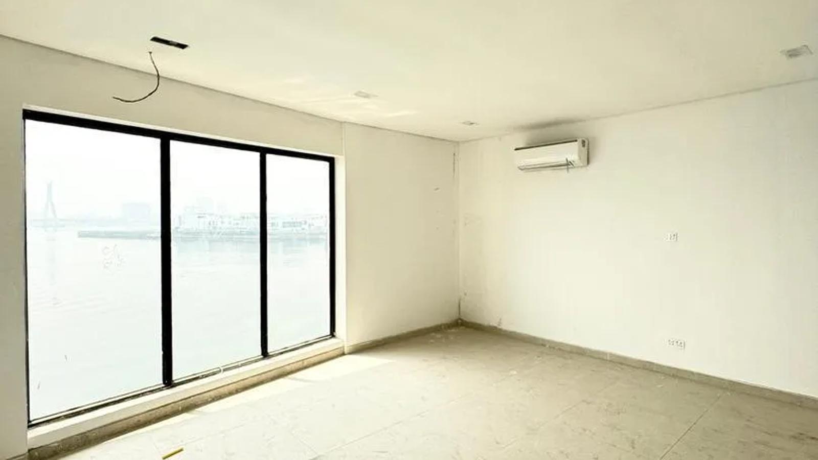 6 Bedroom Fully Detached Duplex