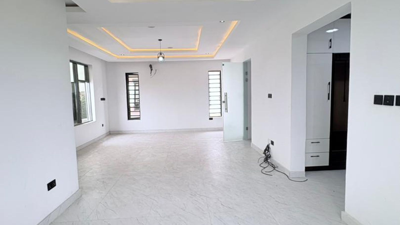 6 Bedroom Fully Detached Duplex
