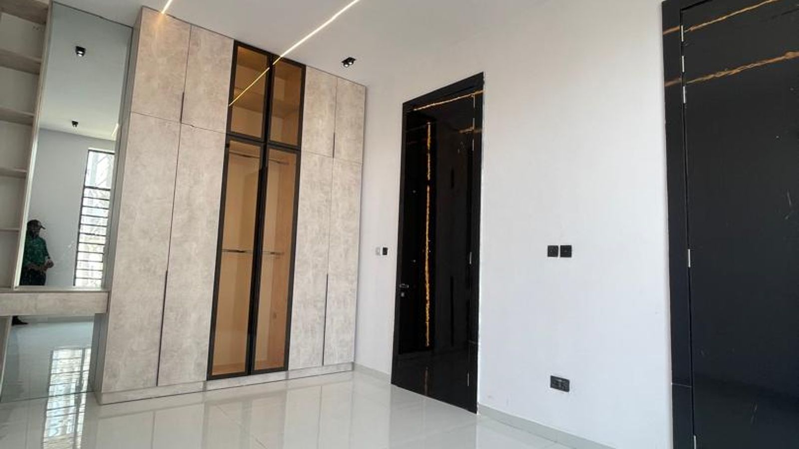 5 Bedroom Fully Detached Duplex