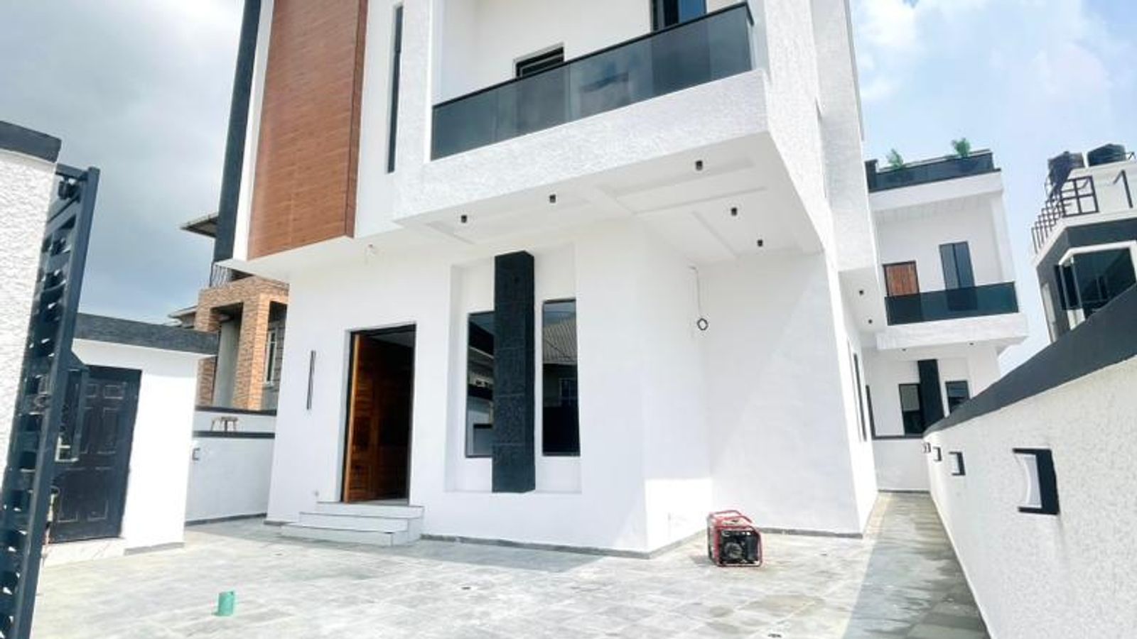 4 Bedroom Fully Detached Duplex