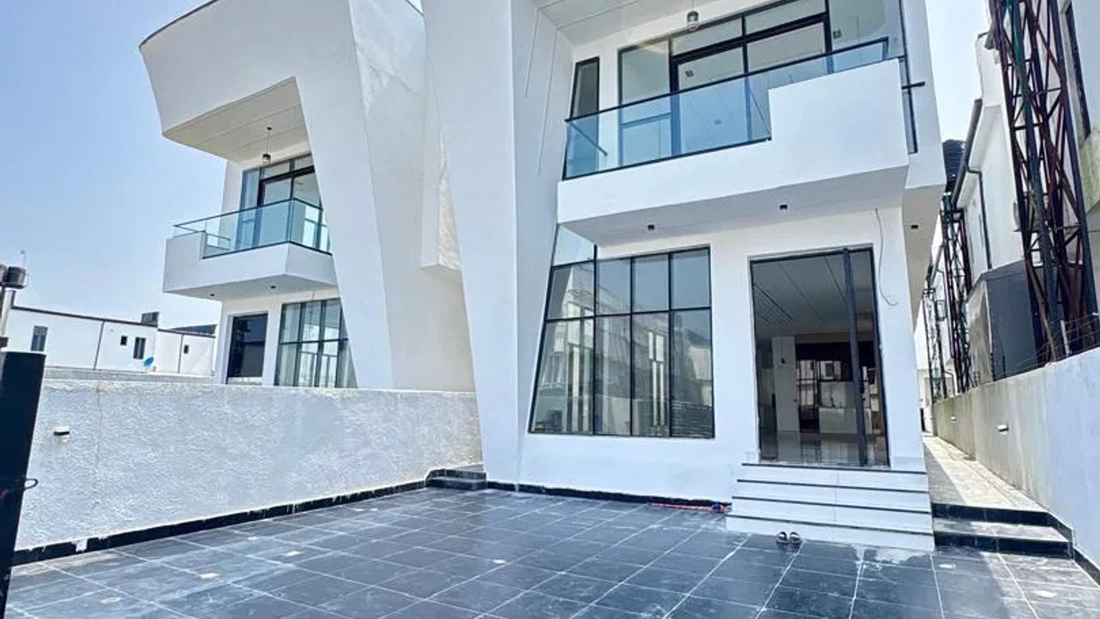 5 Bedroom Fully Detached Duplex