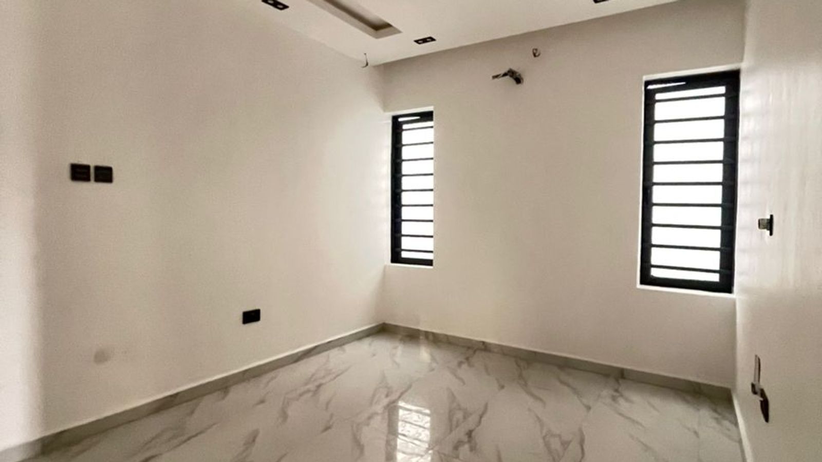 5 Bedroom Fully Detached Duplex