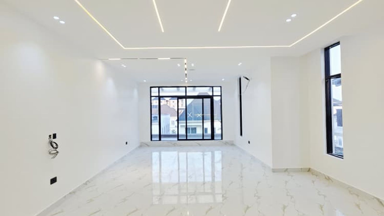 5 Bedroom Fully Detached Duplex