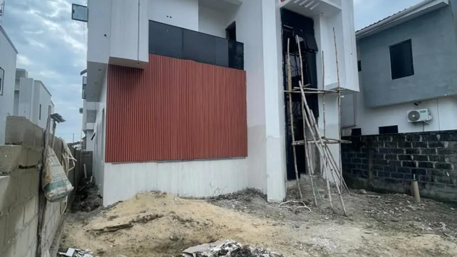 4 Bedroom Fully Detached Duplex