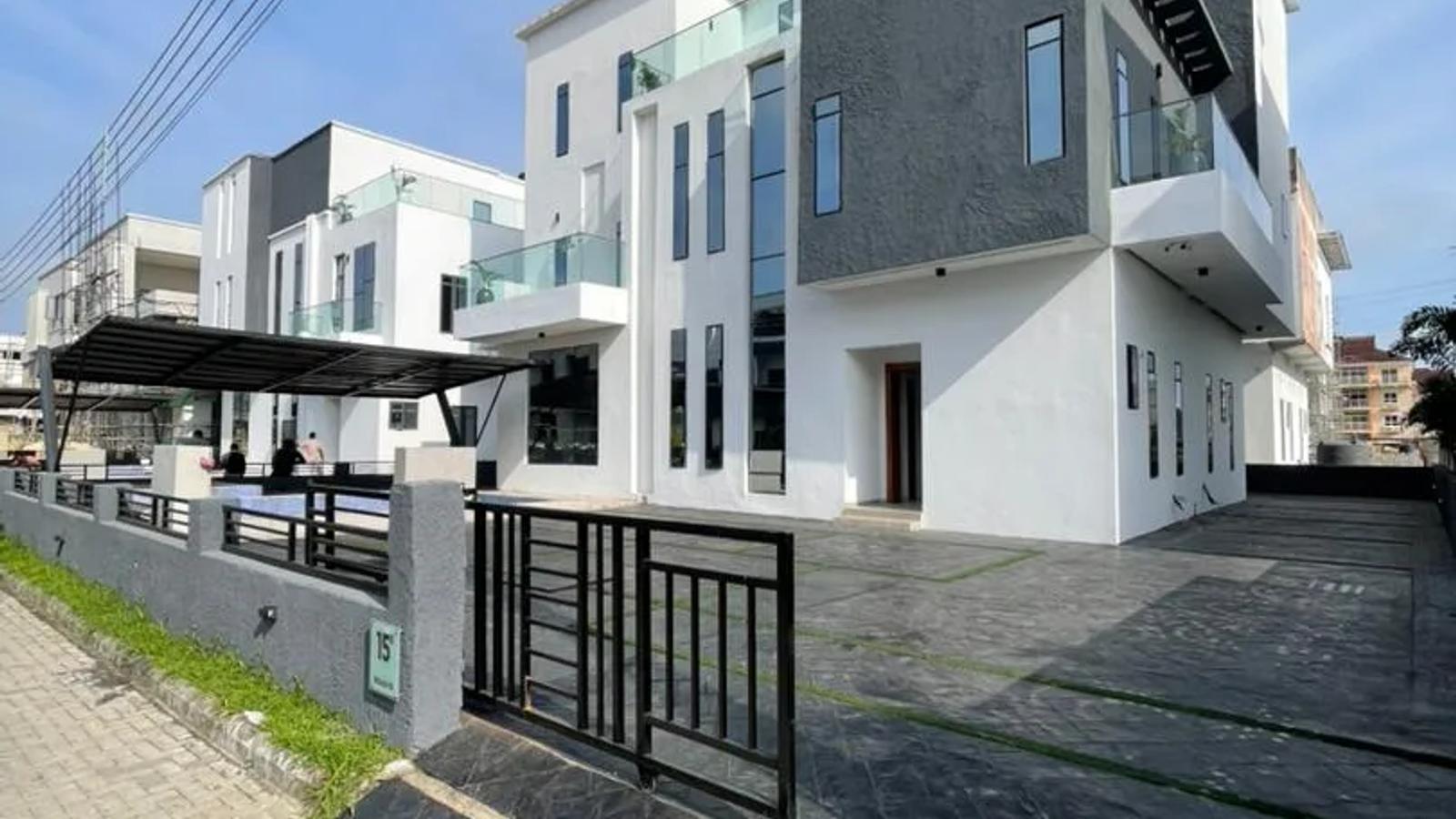 5 Bedroom Fully Detached Duplex