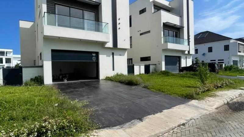 5 Bedroom Fully Detached Duplex