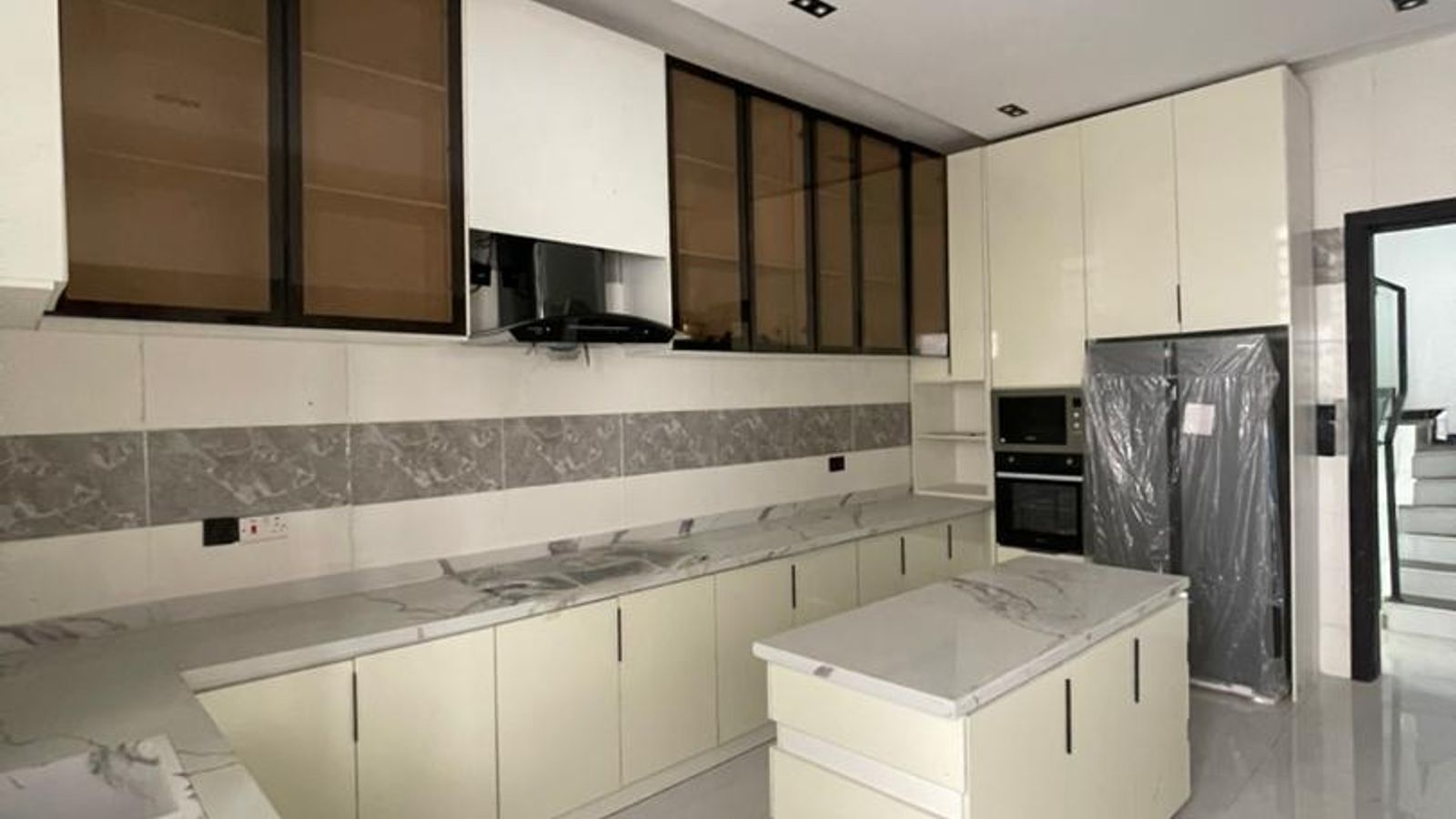 5 Bedroom Fully Detached Duplex