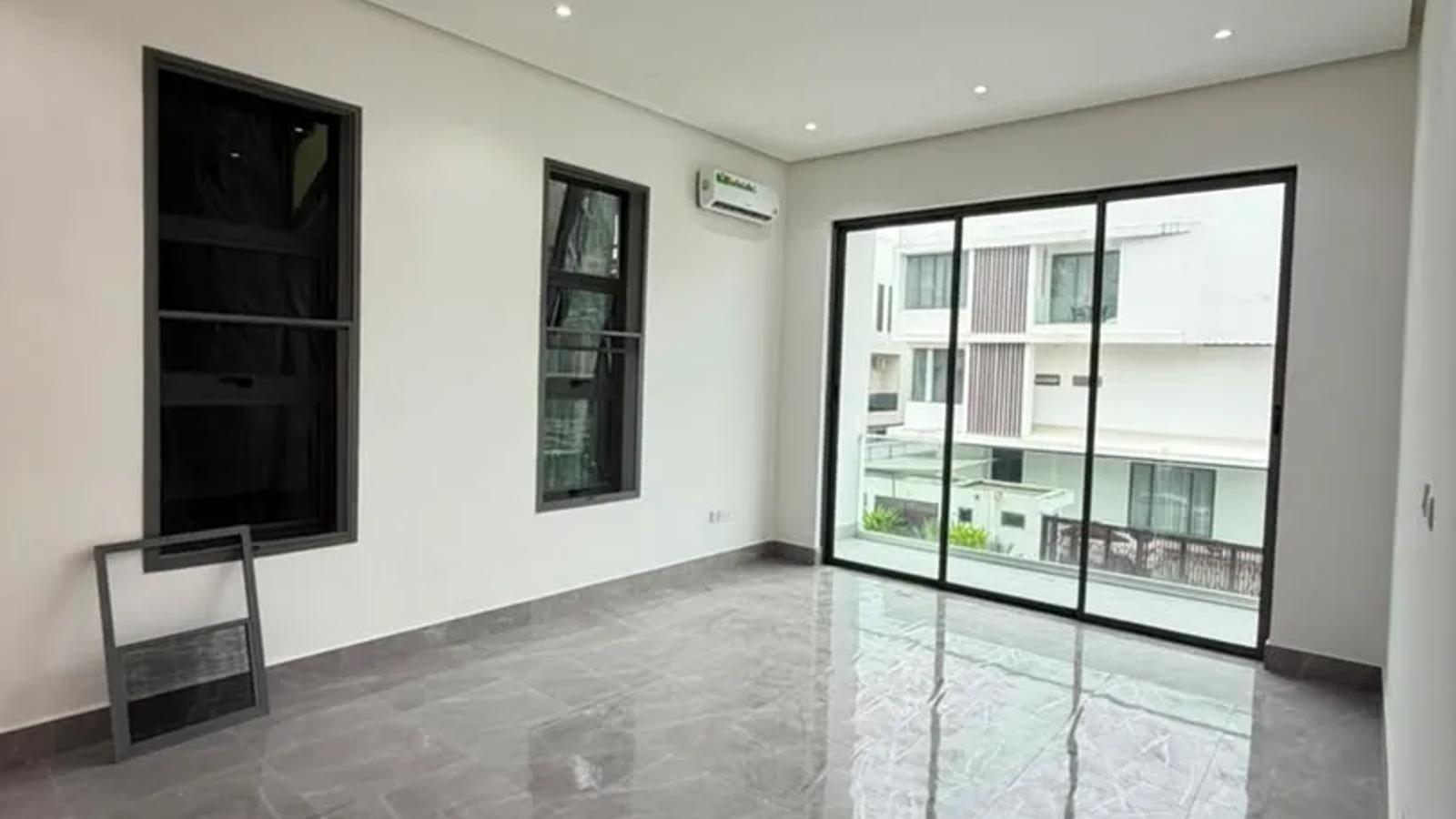 5 Bedroom Fully Detached Duplex