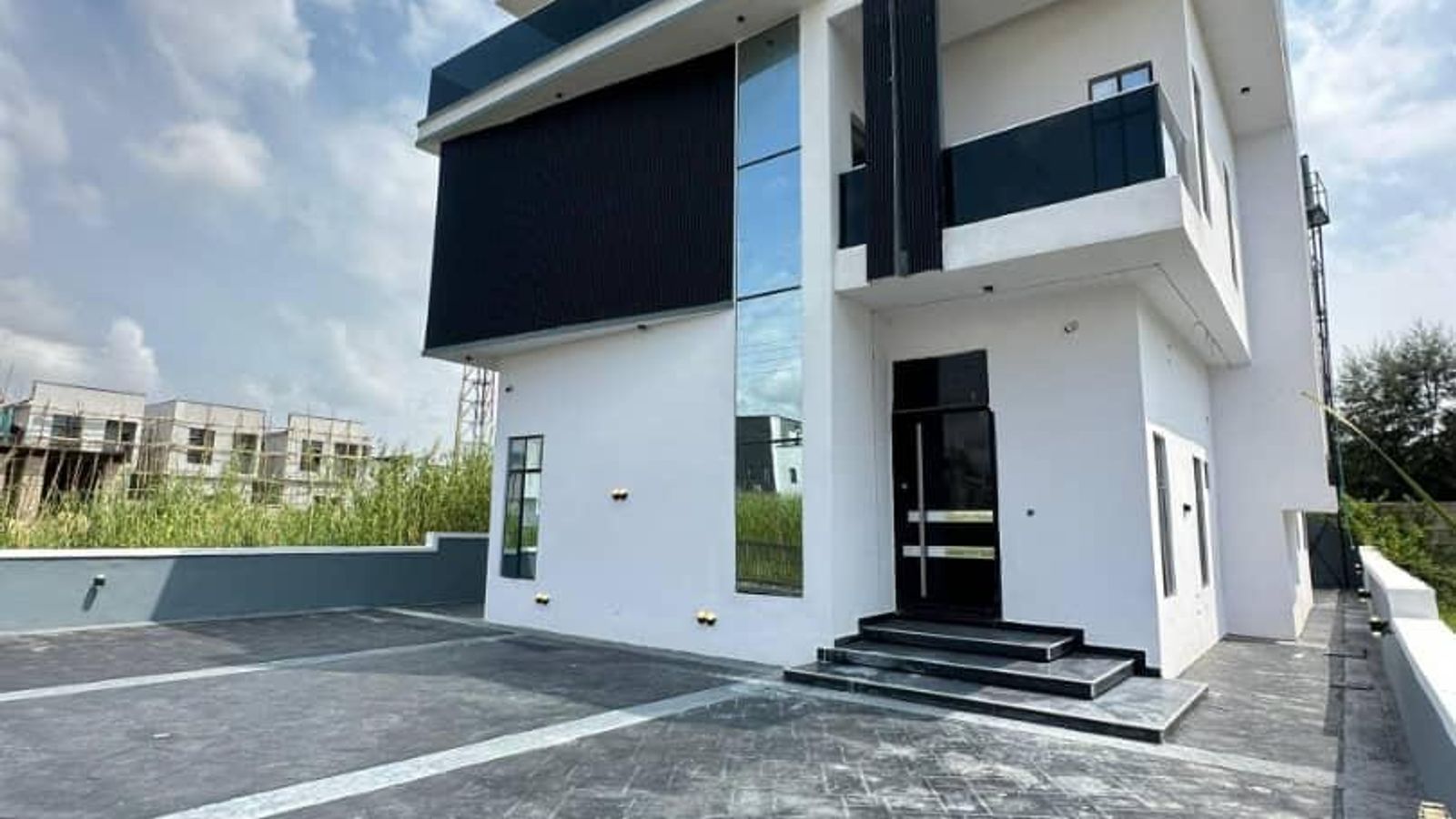 5 Bedroom Fully Detached Terrace Duplex