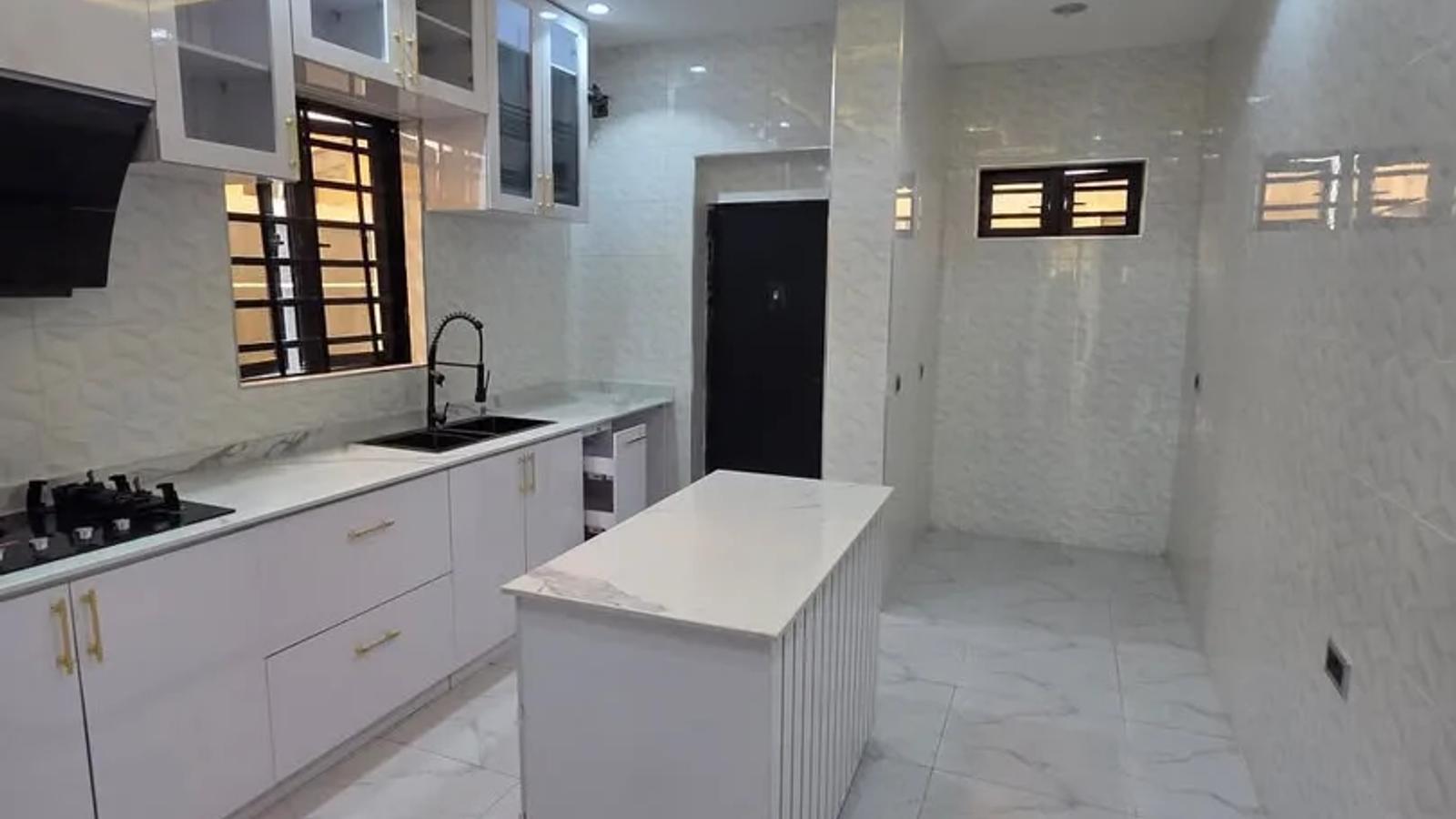 5 Bedroom Fully Duplex