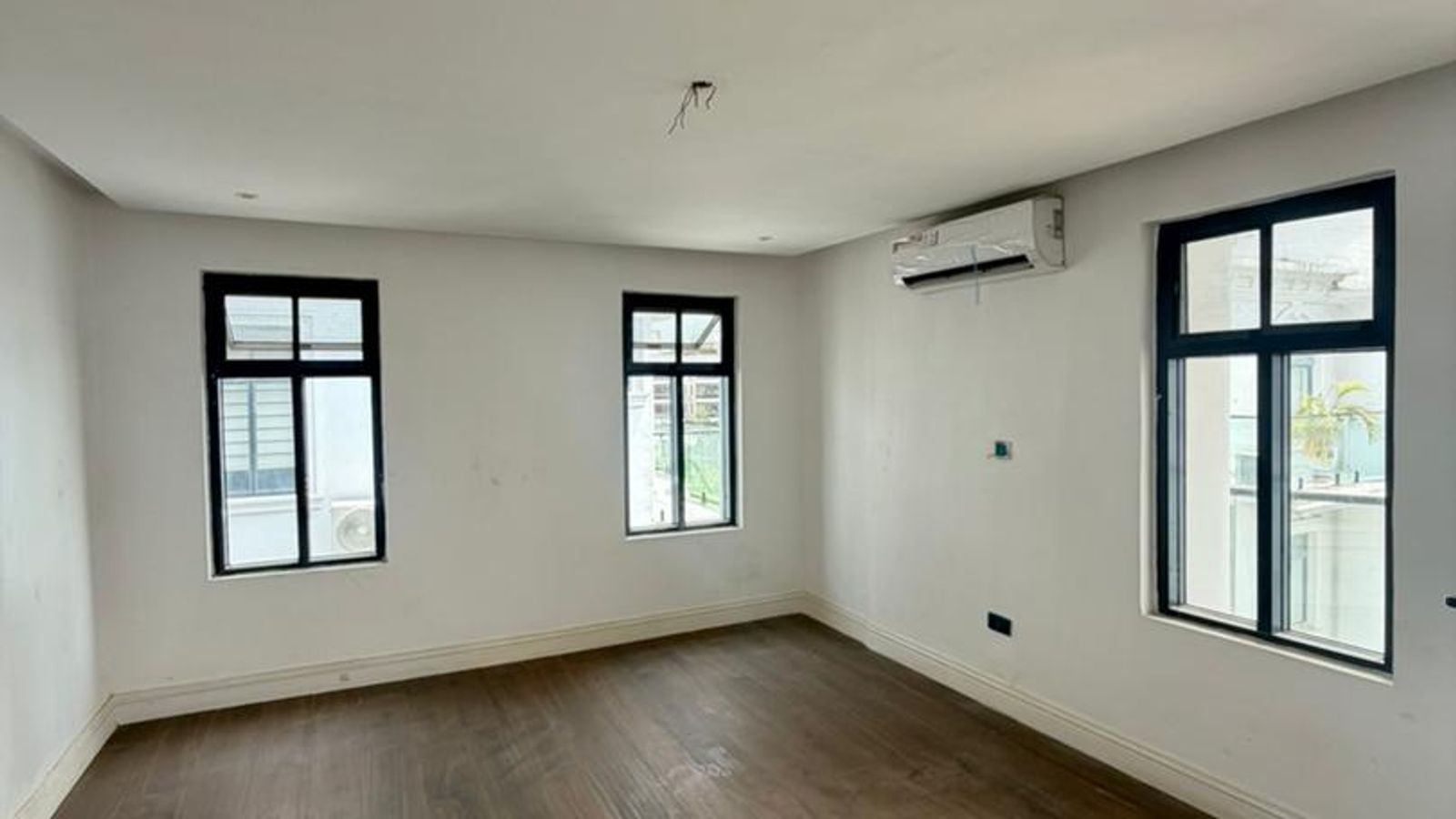 4 Bedroom Fully Detached Duplex