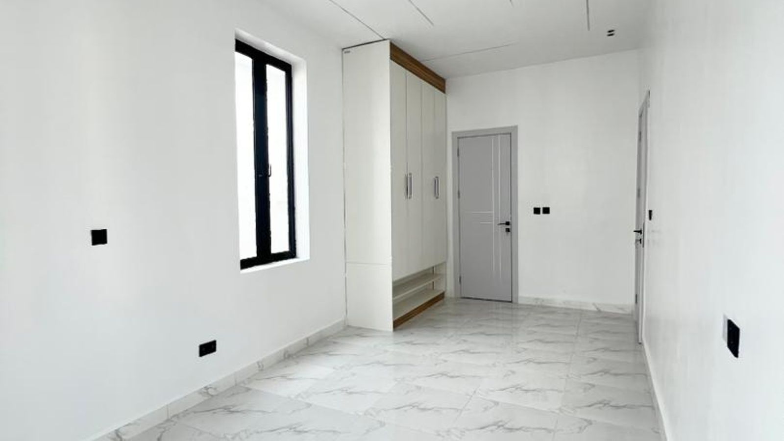 5 Bedroom Fully Detached Duplex