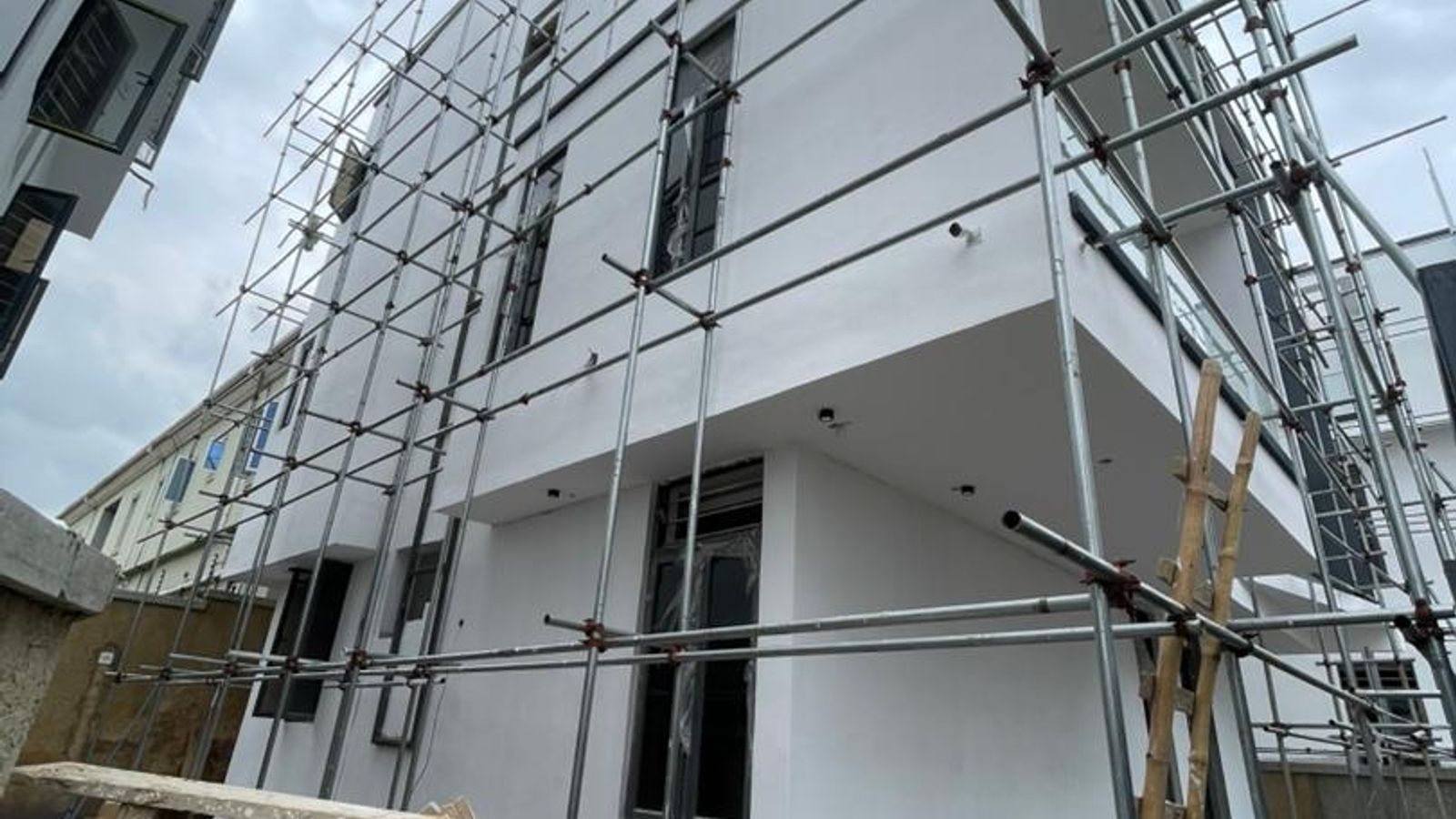 5 Bedroom Fully Detached Duplex