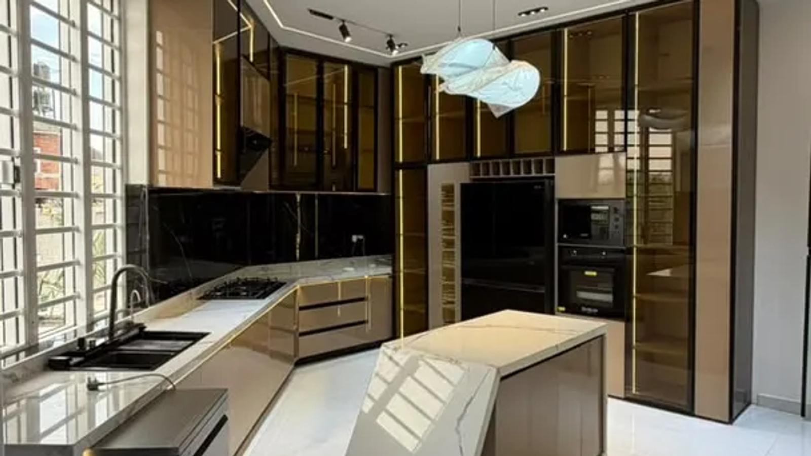 5 Bedroom Fully Detached Duplex