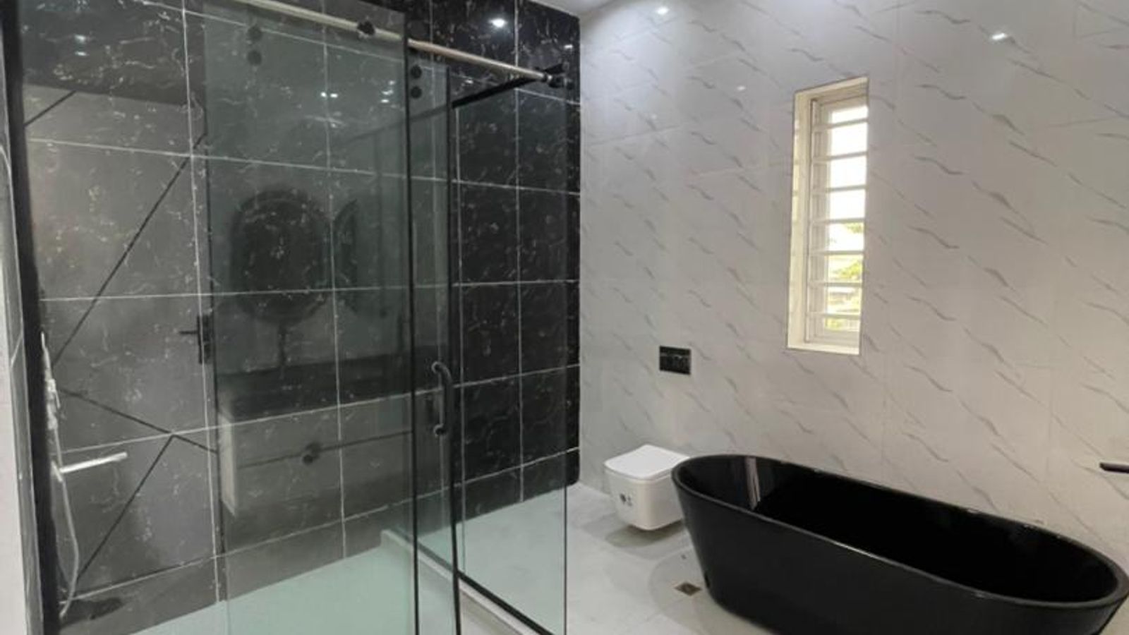 5 Bedroom Fully Detached Duplex