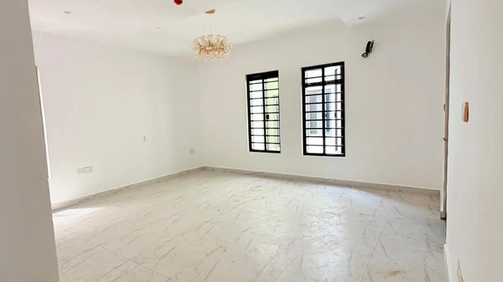 5 Bedroom Fully Detached Duplex