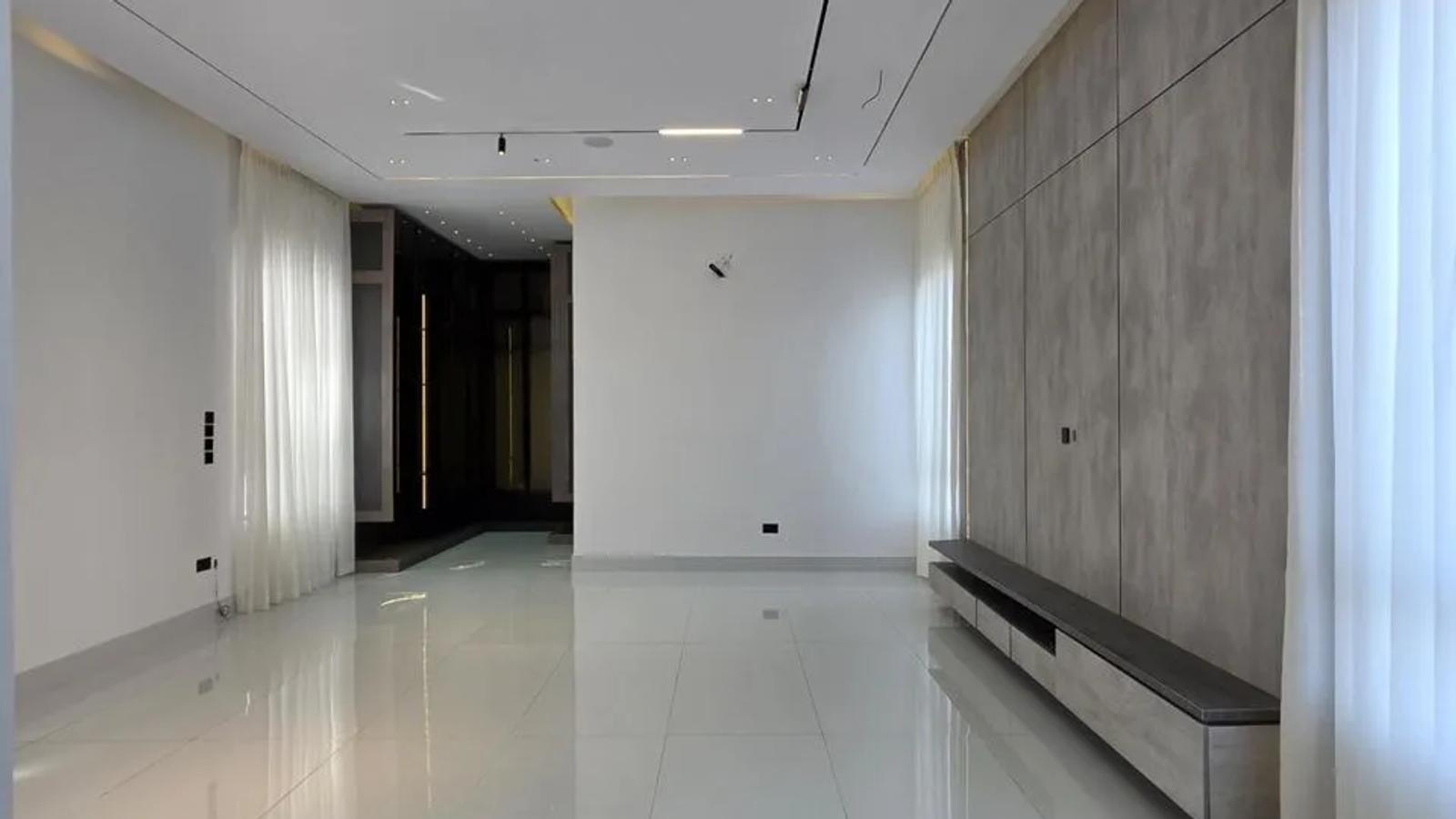 5 Bedroom Fully Detached Duplex