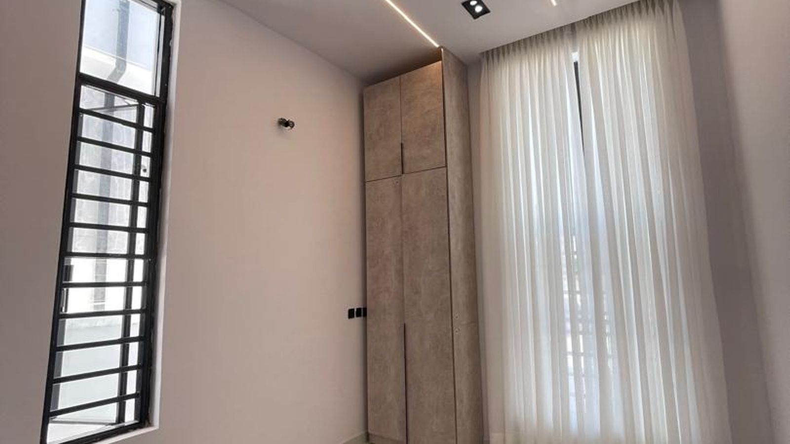 5 Bedroom Fully Detached Duplex