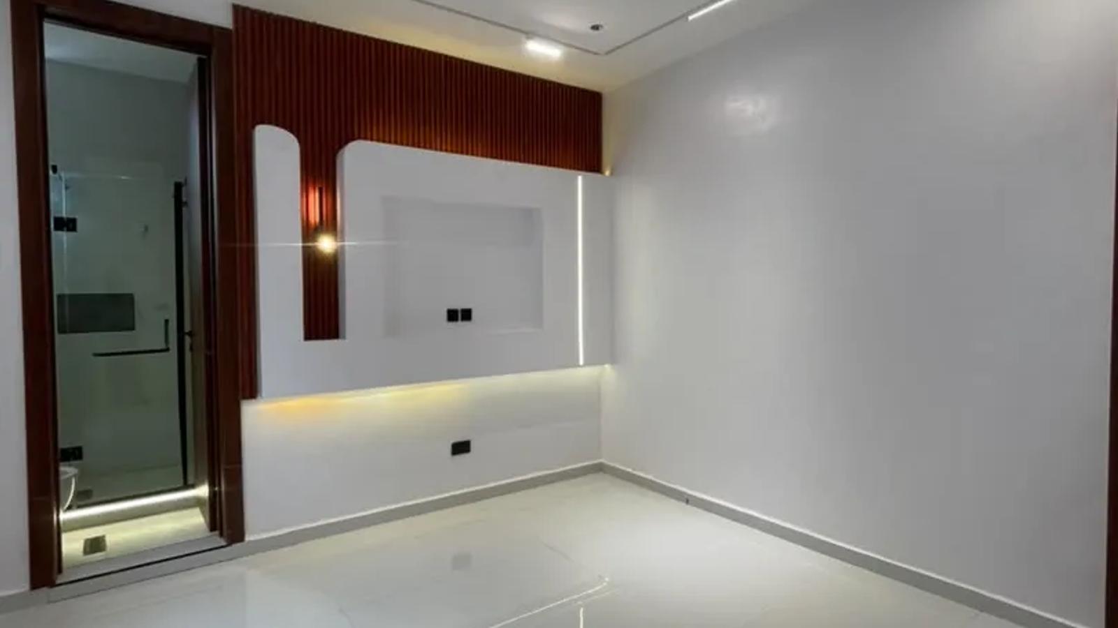 5 Bedroom Fully Detached Duplex